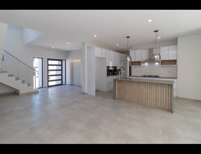 4 BEDROOM HOUSE FOR SALE IN SANDOWN